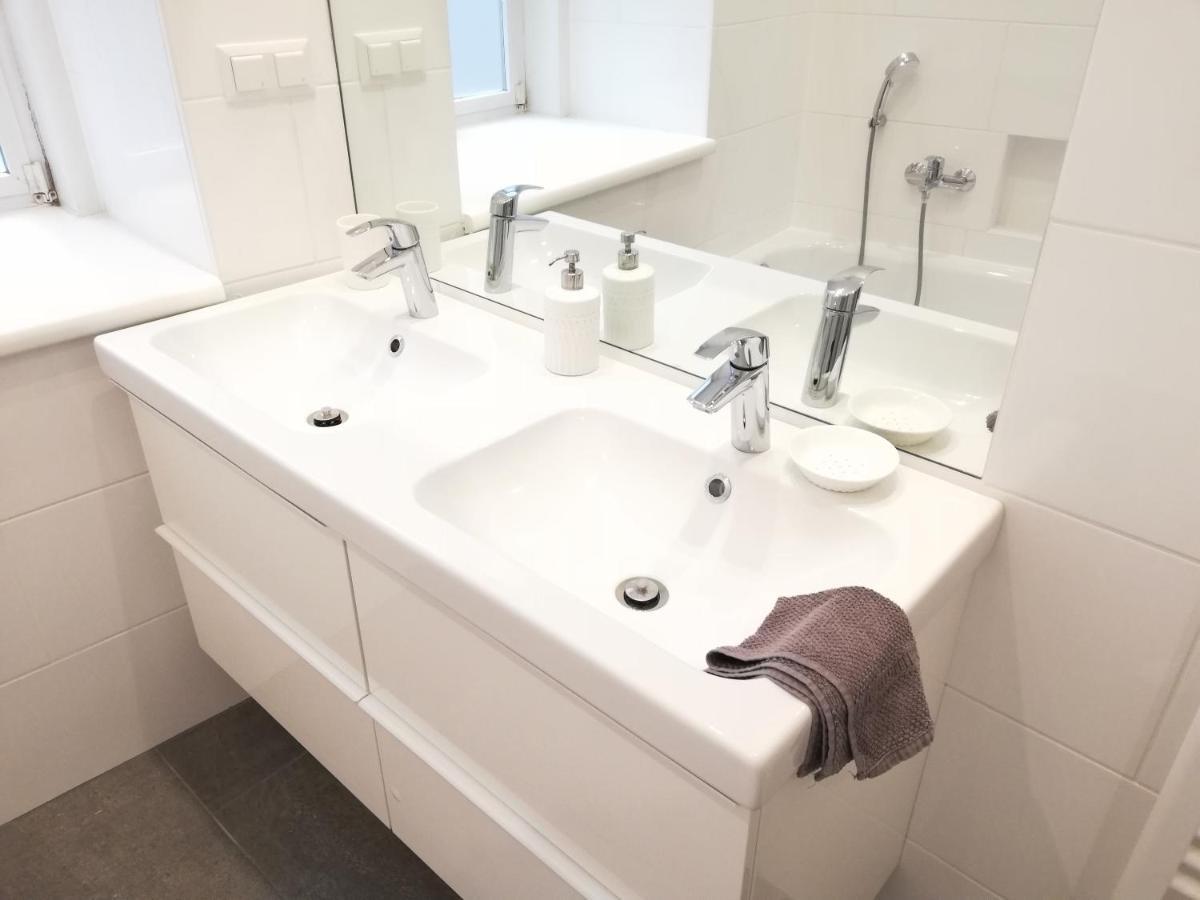 Central Living Apartments - Schoenbrunn Виена Екстериор снимка