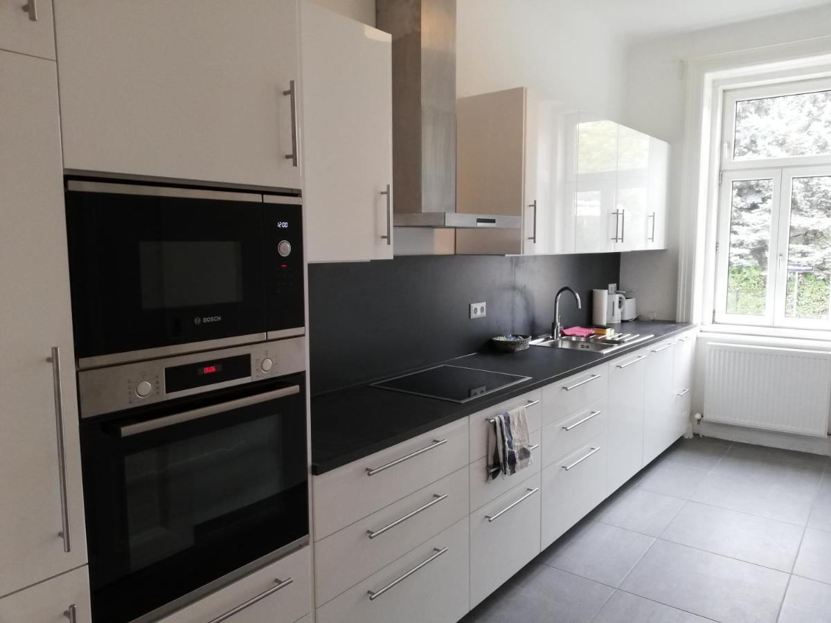 Central Living Apartments - Schoenbrunn Виена Екстериор снимка