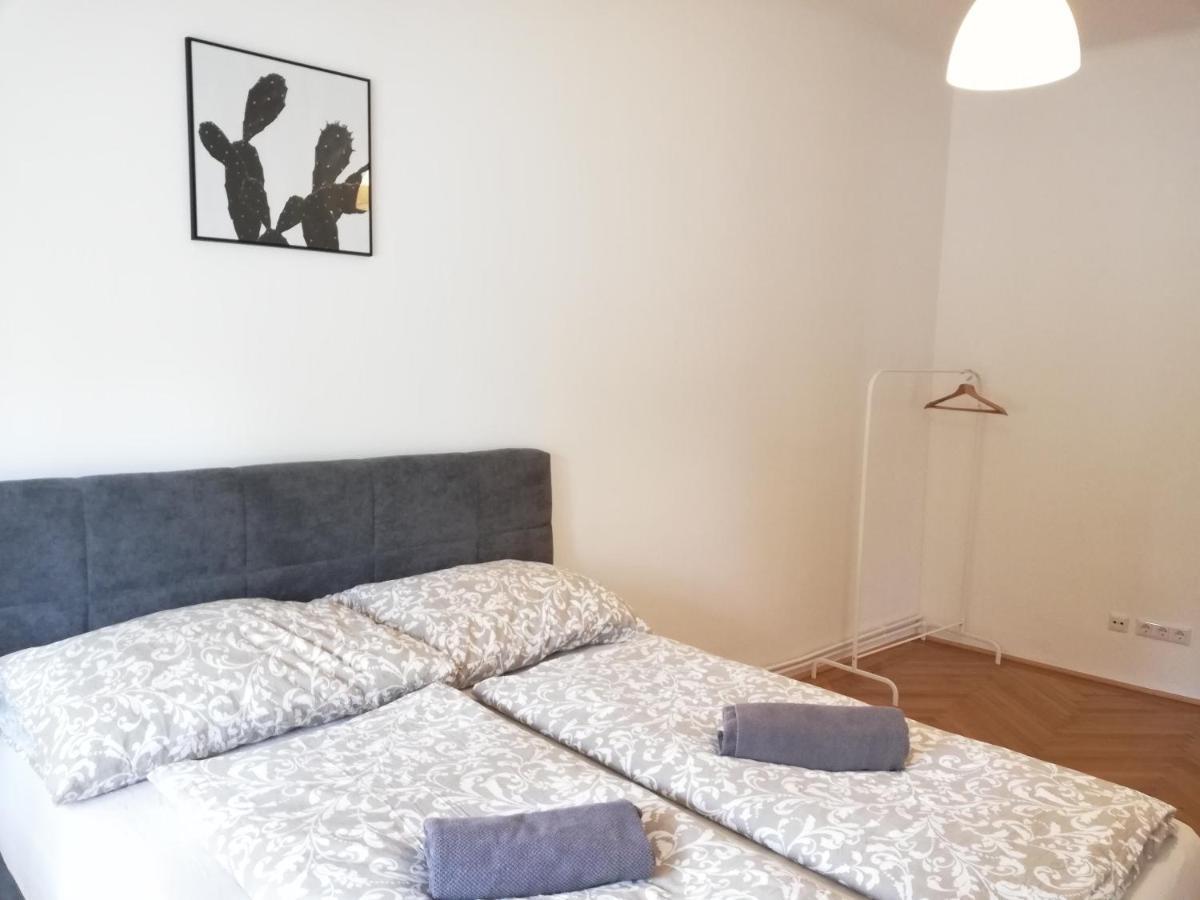 Central Living Apartments - Schoenbrunn Виена Екстериор снимка