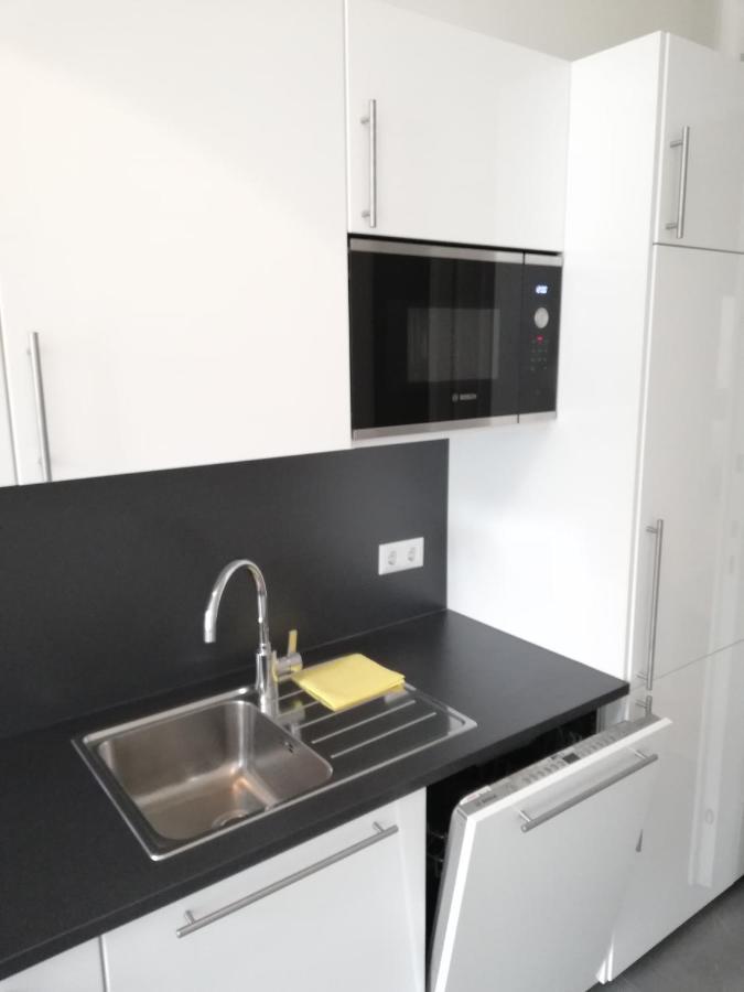 Central Living Apartments - Schoenbrunn Виена Екстериор снимка