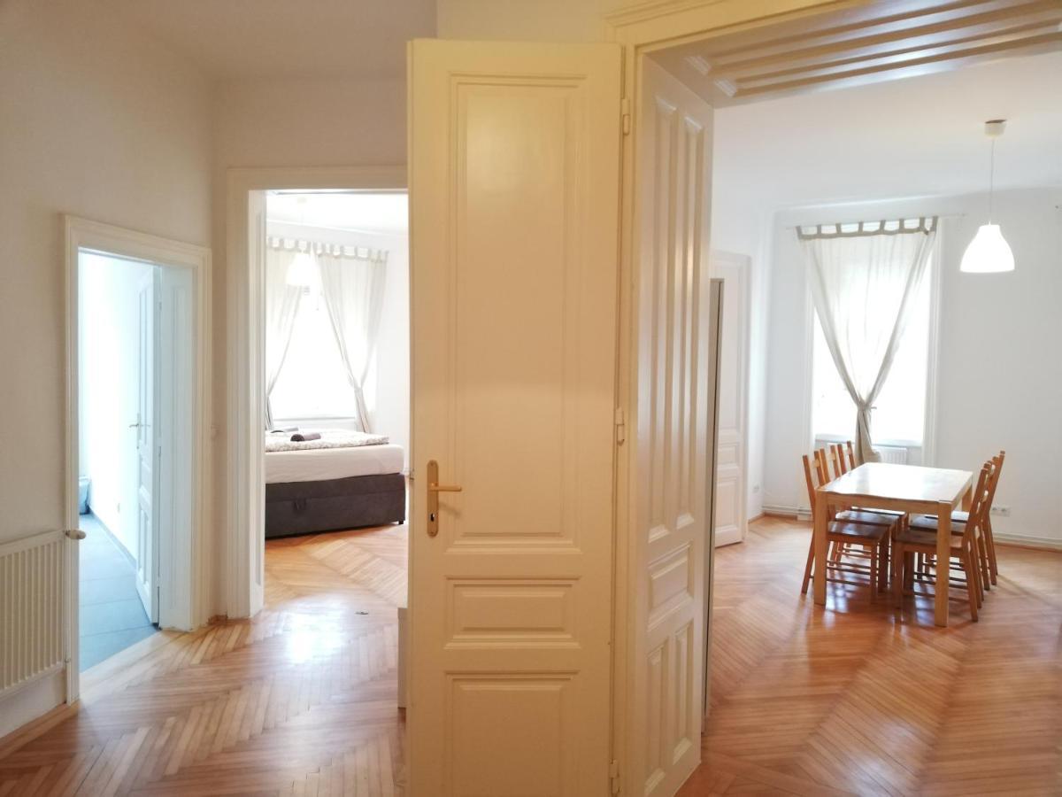 Central Living Apartments - Schoenbrunn Виена Екстериор снимка