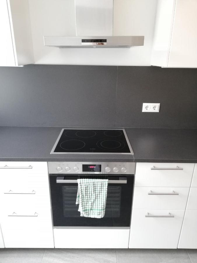 Central Living Apartments - Schoenbrunn Виена Екстериор снимка