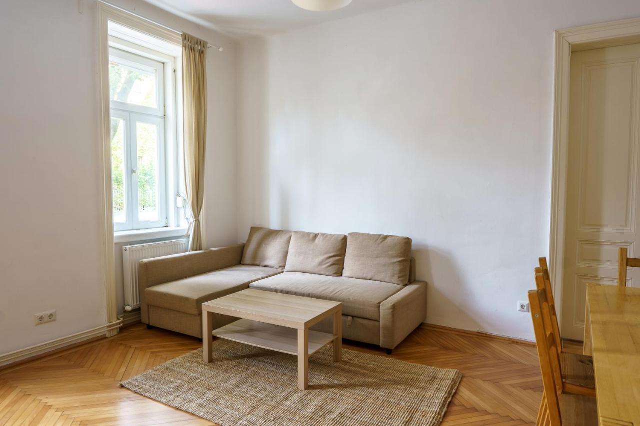 Central Living Apartments - Schoenbrunn Виена Екстериор снимка