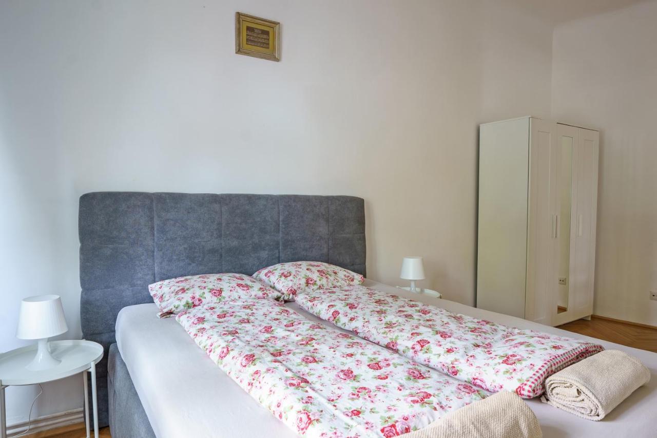 Central Living Apartments - Schoenbrunn Виена Екстериор снимка
