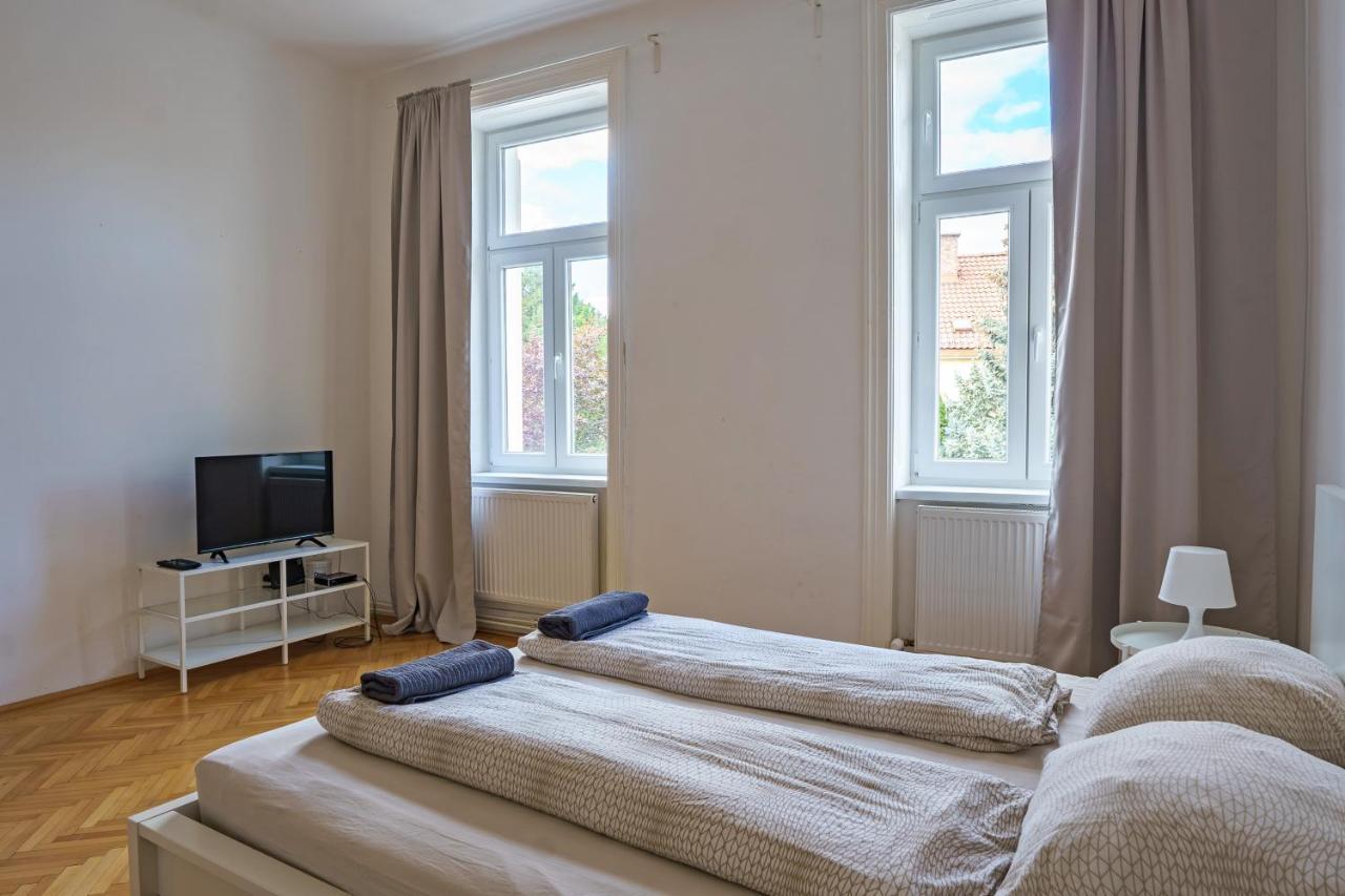Central Living Apartments - Schoenbrunn Виена Екстериор снимка