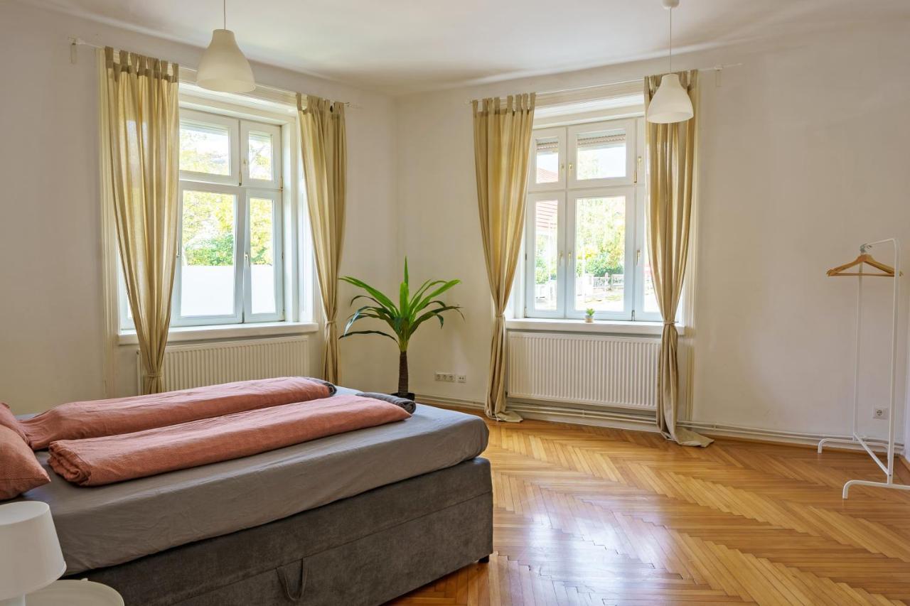 Central Living Apartments - Schoenbrunn Виена Екстериор снимка