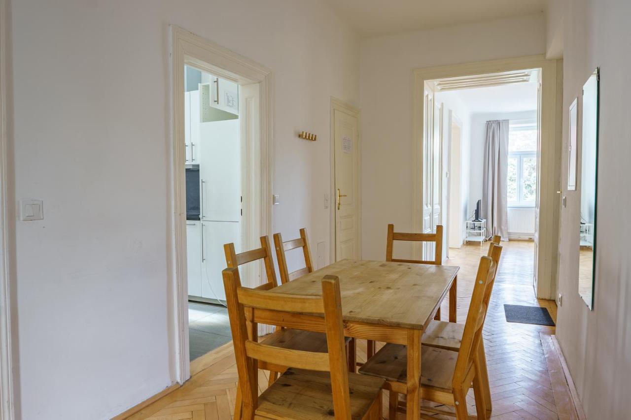 Central Living Apartments - Schoenbrunn Виена Екстериор снимка