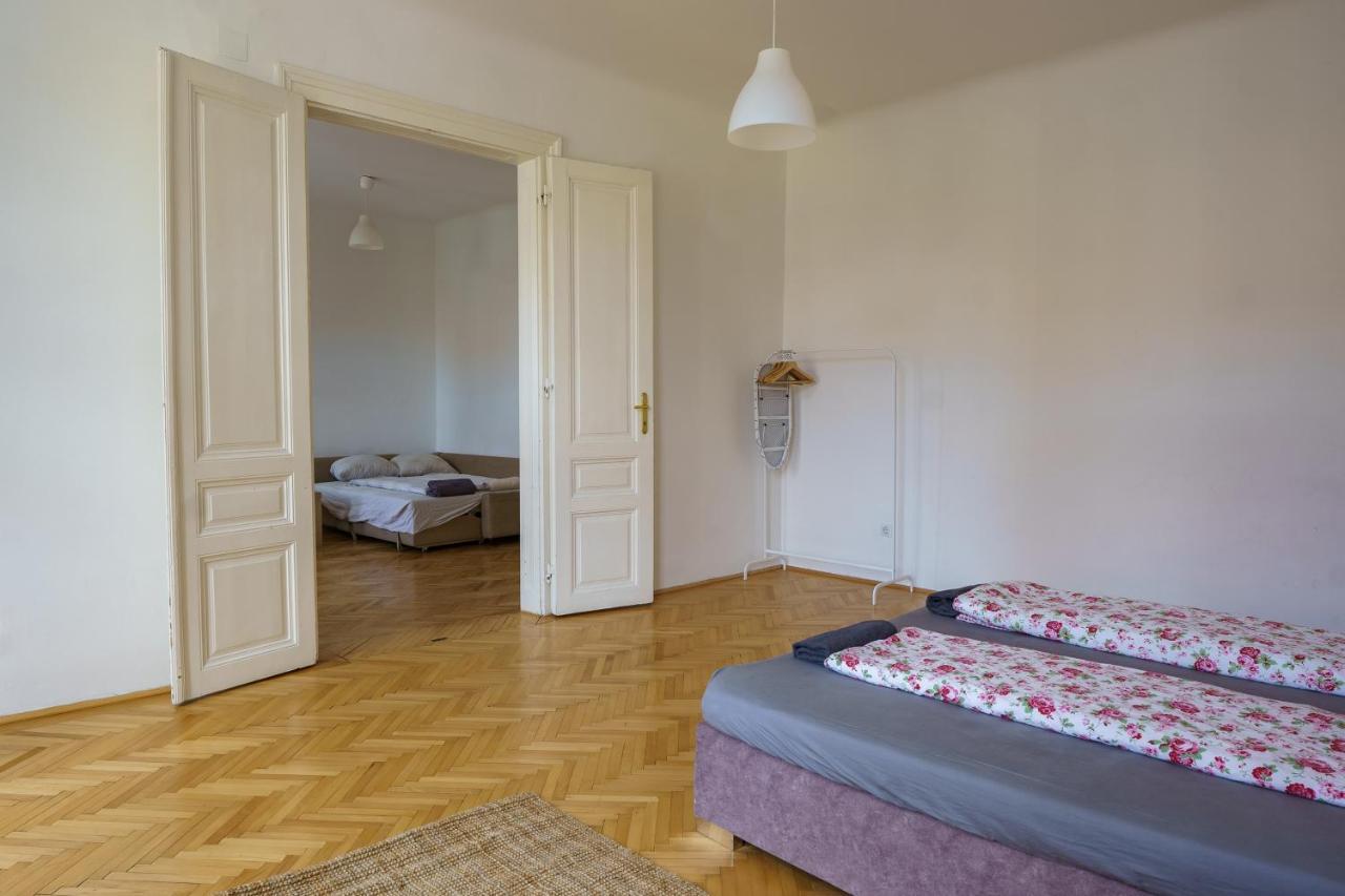 Central Living Apartments - Schoenbrunn Виена Екстериор снимка
