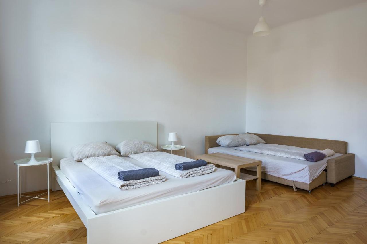Central Living Apartments - Schoenbrunn Виена Екстериор снимка